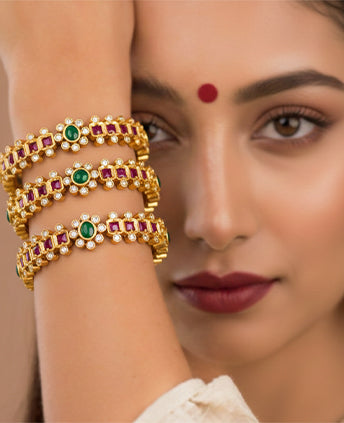 Gulnaar Kundan Royale Bangles