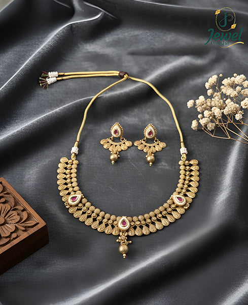 Ratnavalli Jadau Kundan Necklace Set