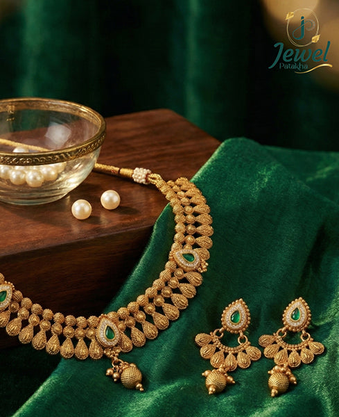 Ratnavalli Jadau Kundan Necklace Set